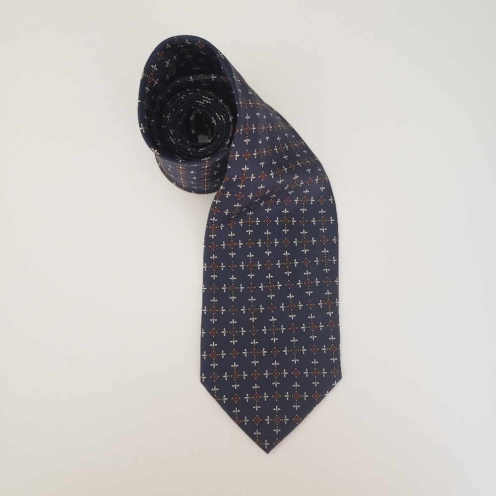 Men's silk necktie
